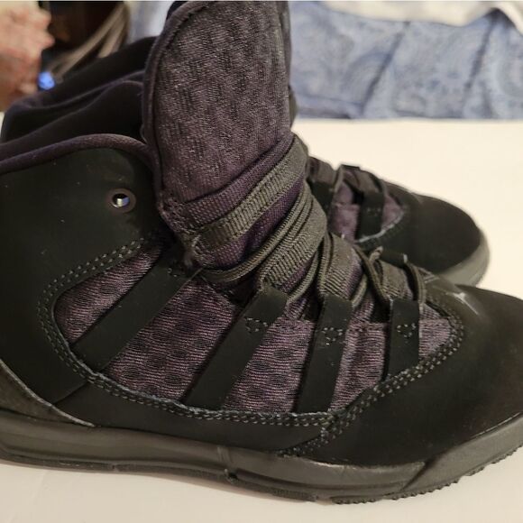 JORDAN  GRADE  SCHOOL BOYS' MAX AURA SNEAKER BOOT - Picture 7 of 16